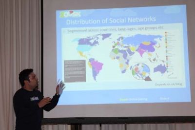 Zoosk CEO Alex Mehr seminar at iDate 2009 in Beverly Hills for the Mobile Dating Business